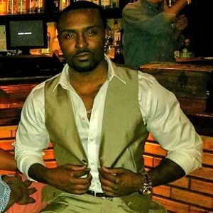 Meet your Posher, Dennis